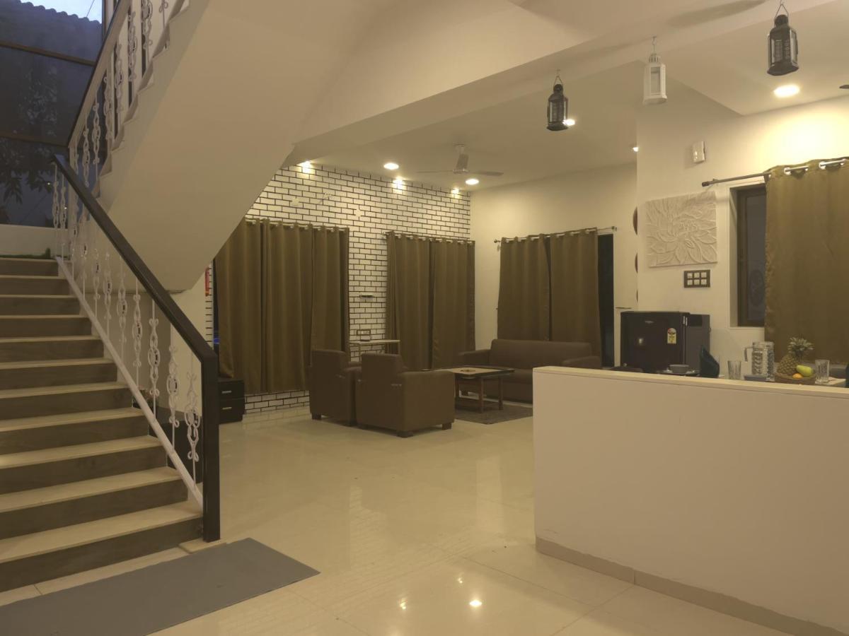 Eko Stay- Tropicana Villa Lonavala Eksteriør bilde